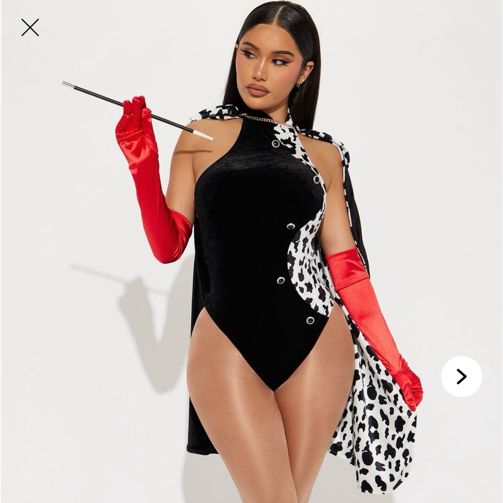 Cruella costume, Black and White Bodysuit w/Red Gloves and cape.